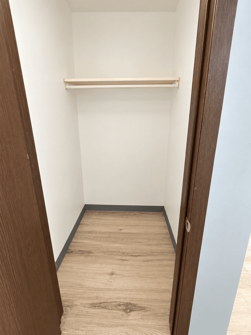 Carnegie Apartment: 711 Cubbage Street