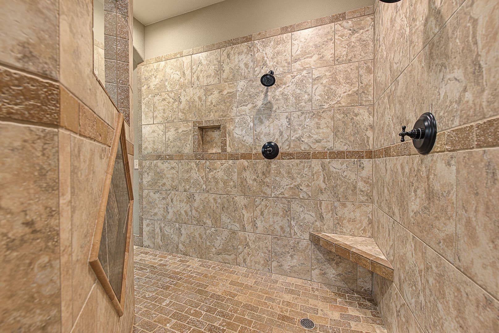 Springdale House: 6482 Wells Cir