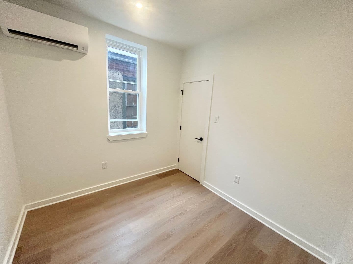 Philadelphia Apartment: 2725 W Girard Ave