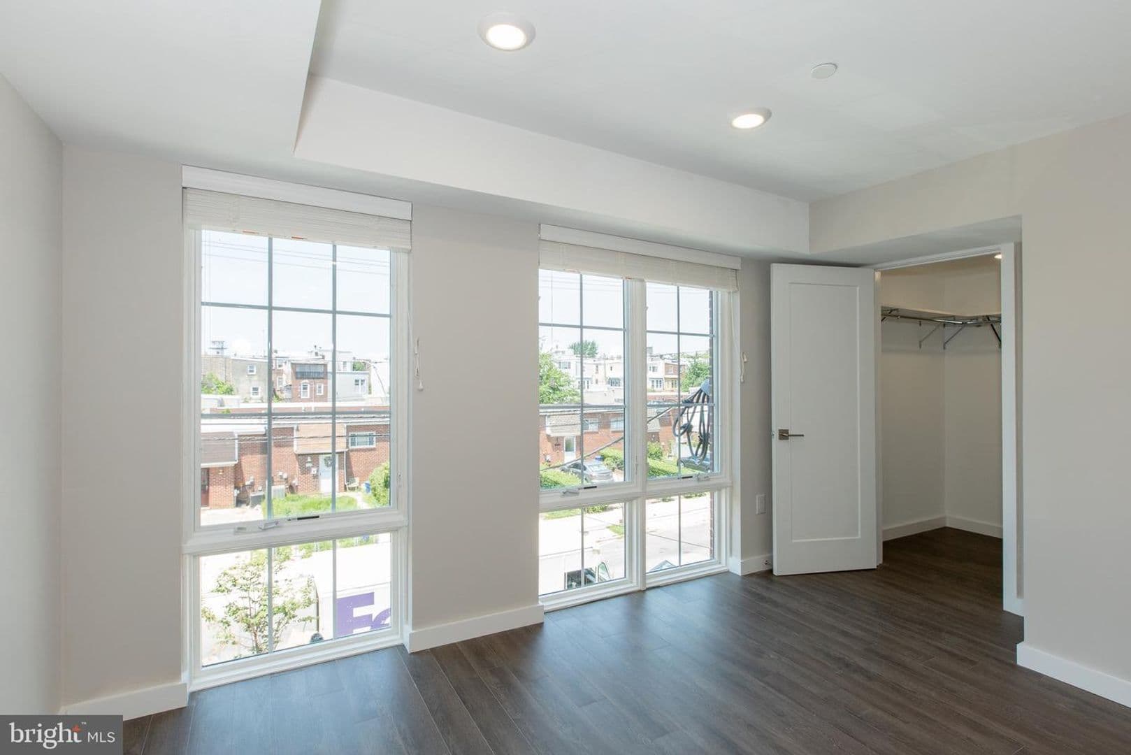 Philadelphia Apartment: 729 North 20th Street