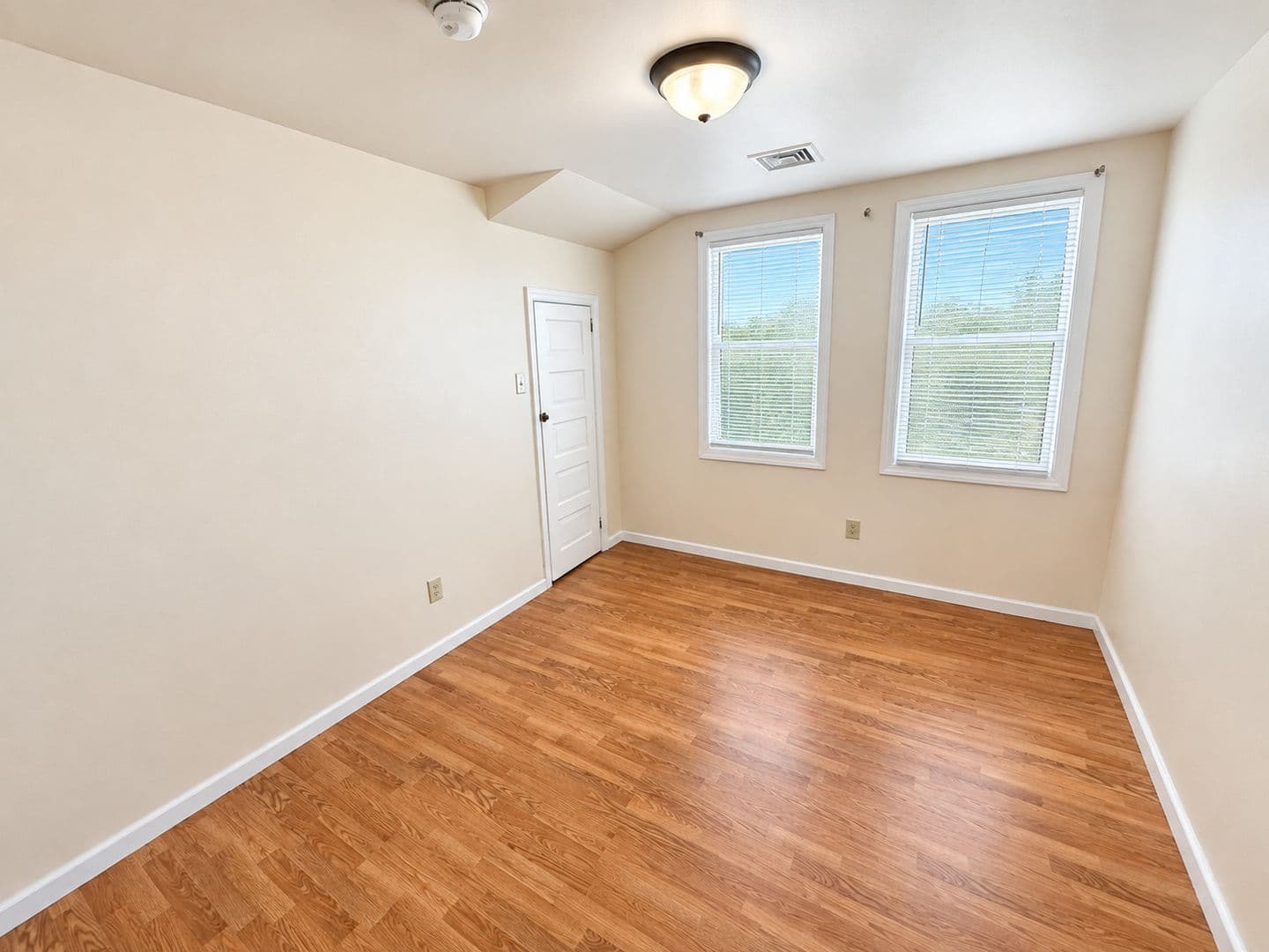 Cinnaminson House: 1501 River Road