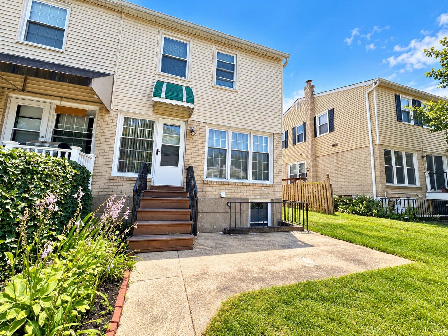Bryn Mawr House: 238 Bailey Road