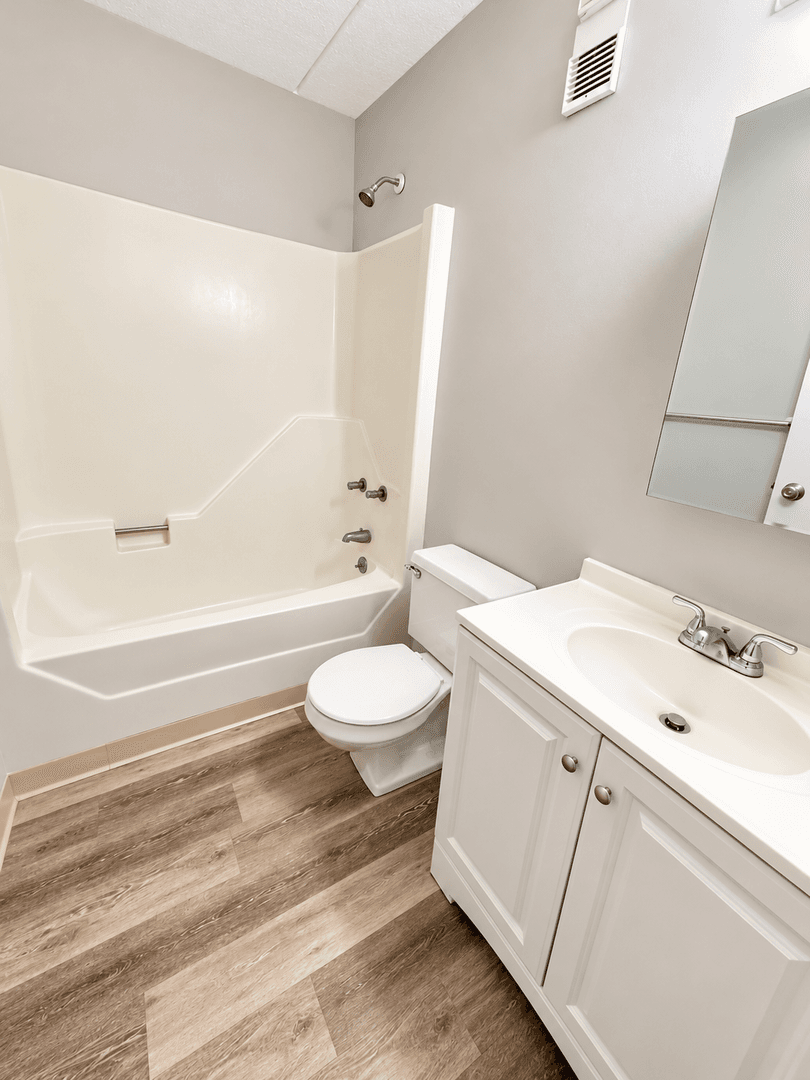 Carnegie Apartment: 711 Cubbage Street