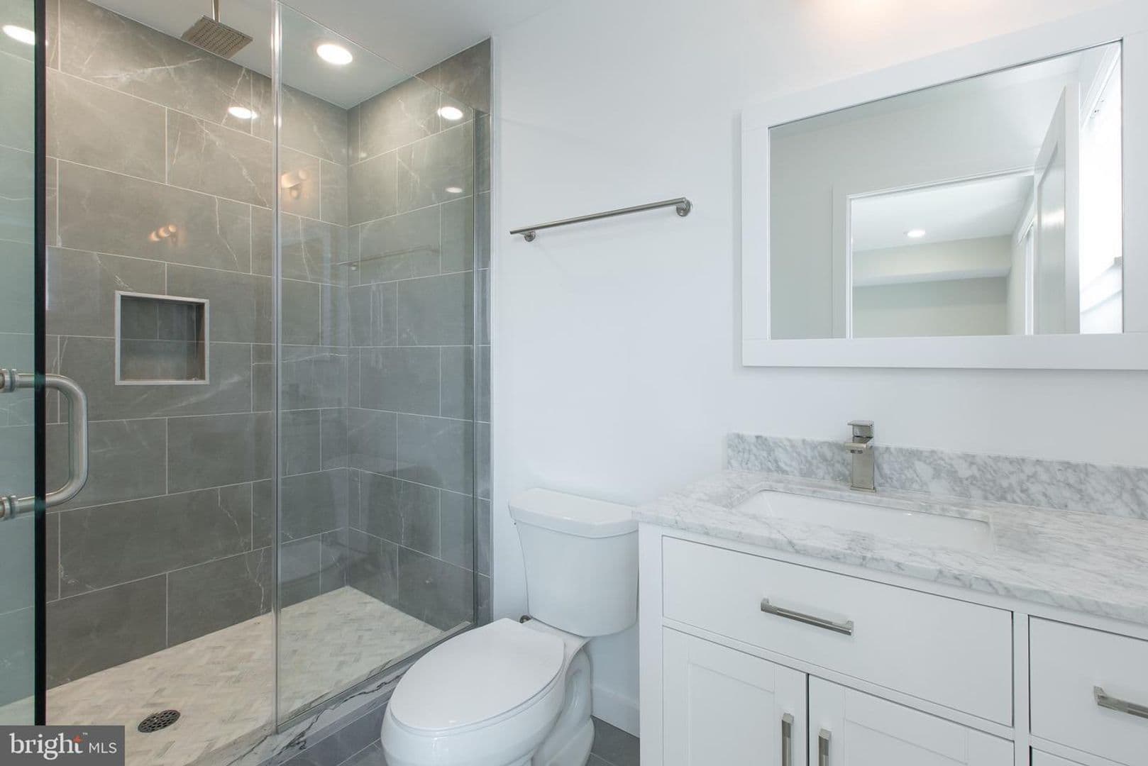 Philadelphia Apartment: 729 North 20th Street