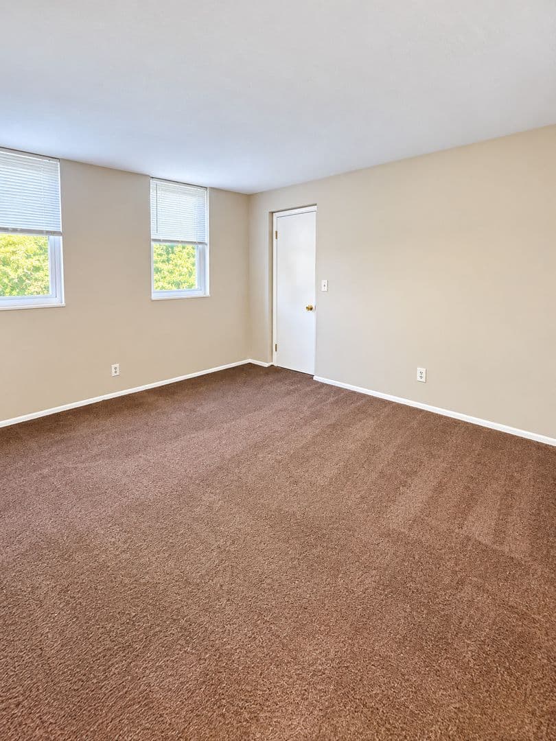 McKees Rocks Apartment: 321 Ella Street