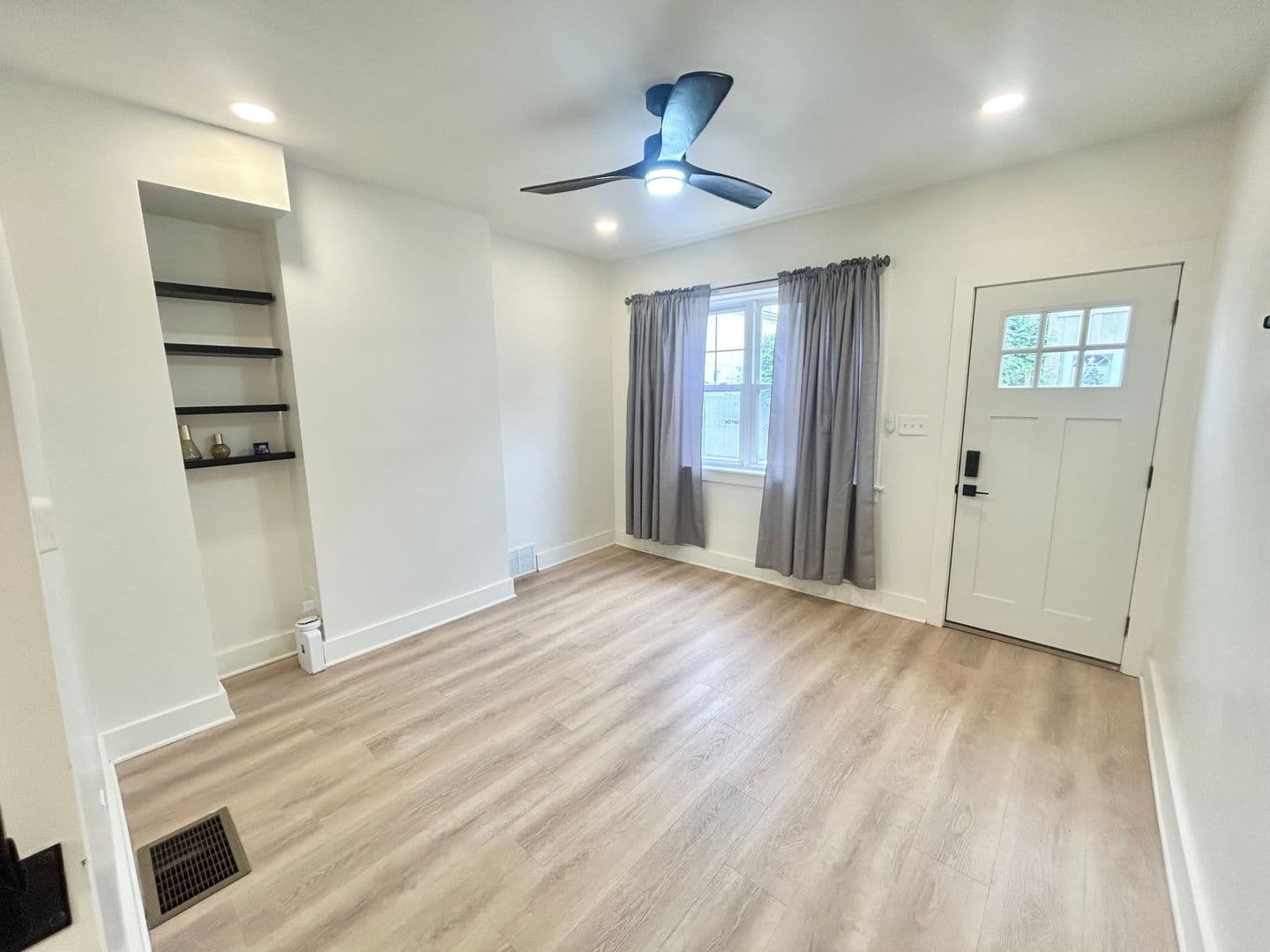 Philadelphia Townhome: 2644 Tilton St