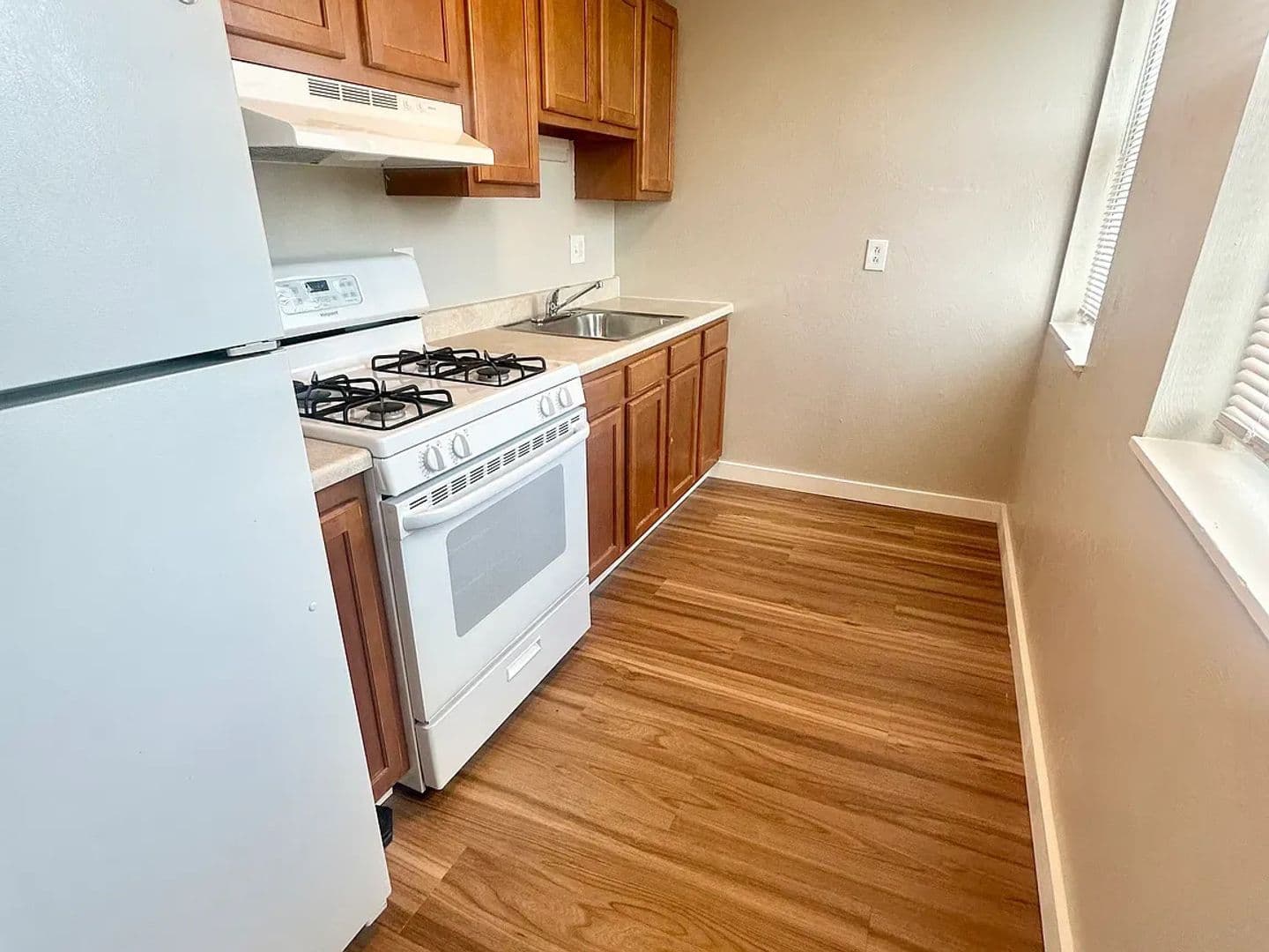 McKees Rocks Apartment: 321 Ella Street