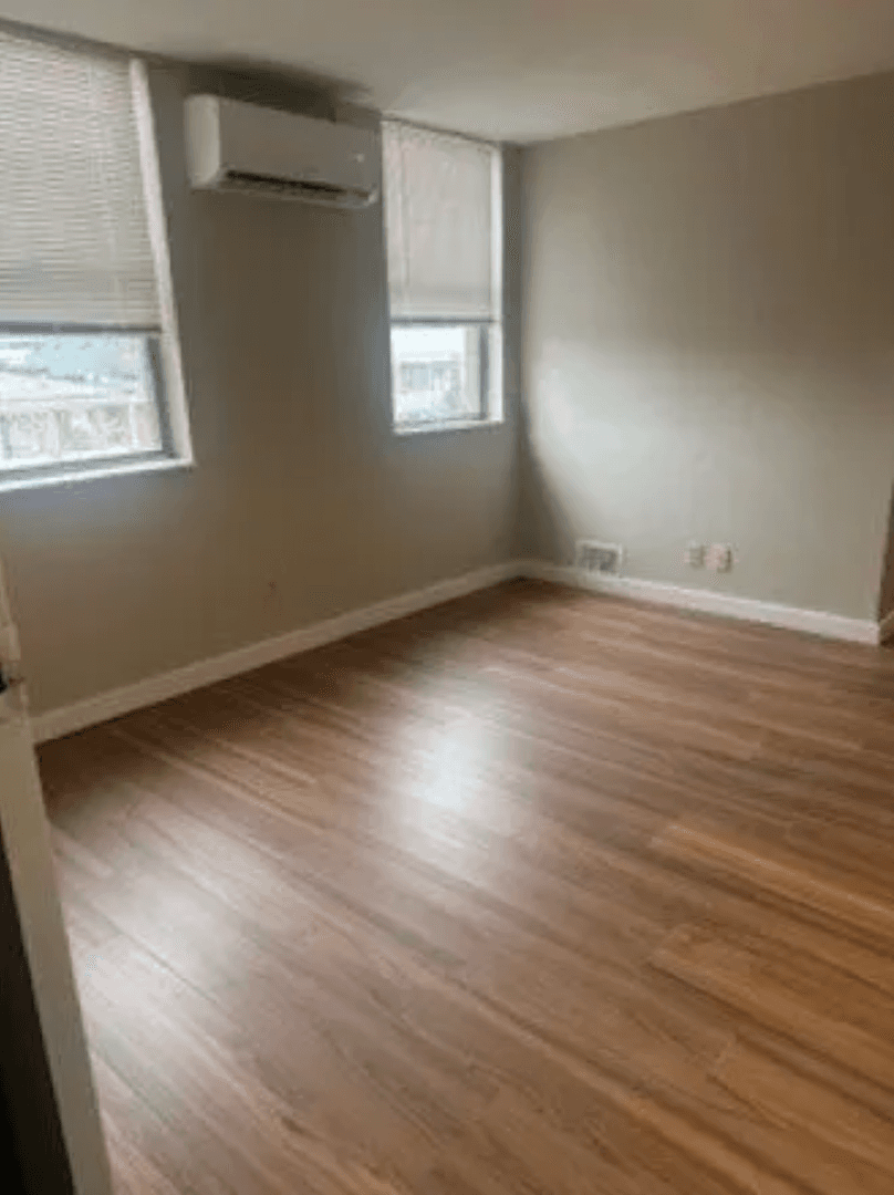 McKees Rocks Apartment: 321 Ella Street