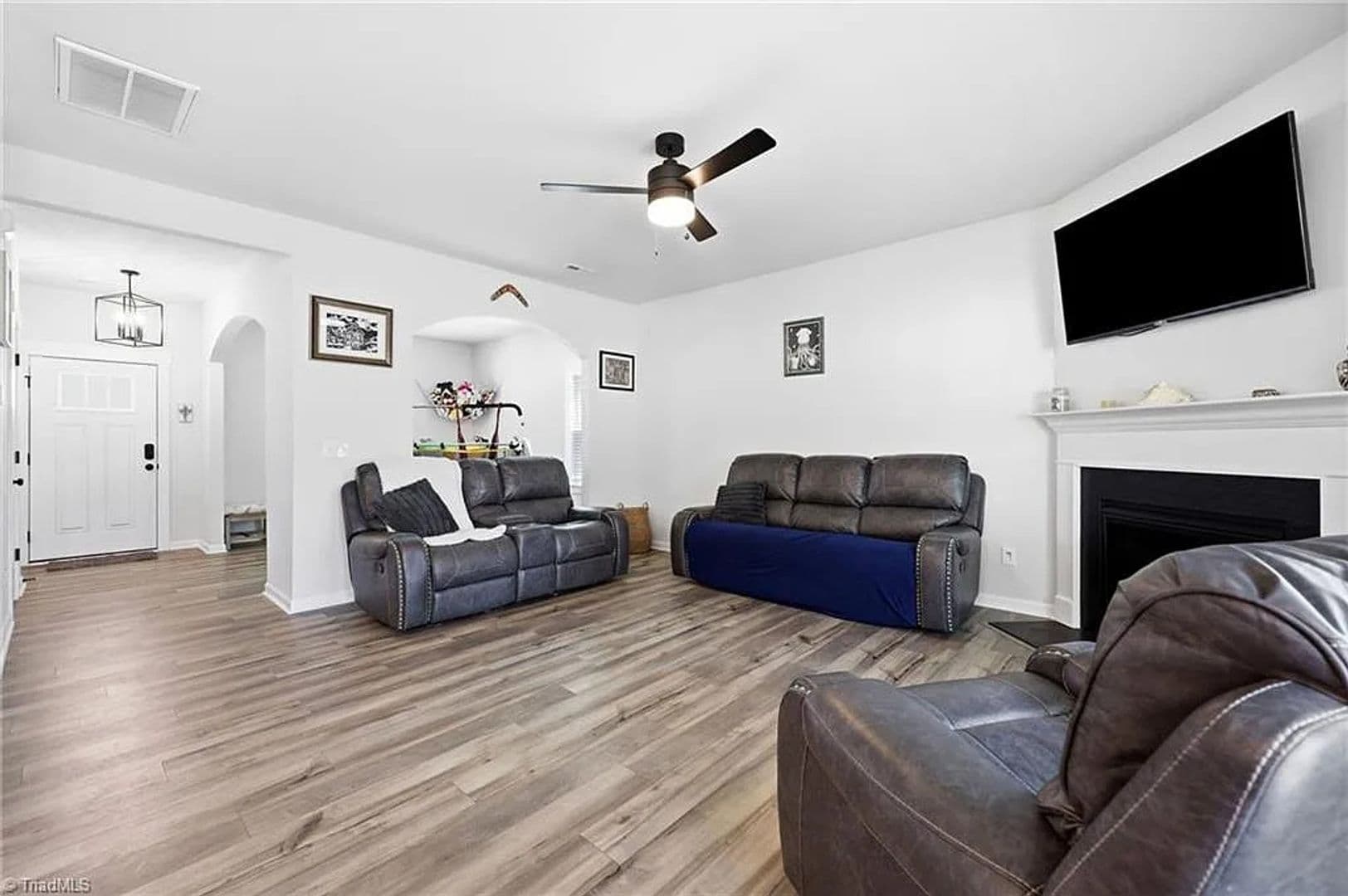Kernersville House: 7458 Buckview Court