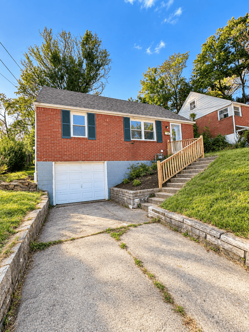 Pittsburgh House: 130 Evaline Street
