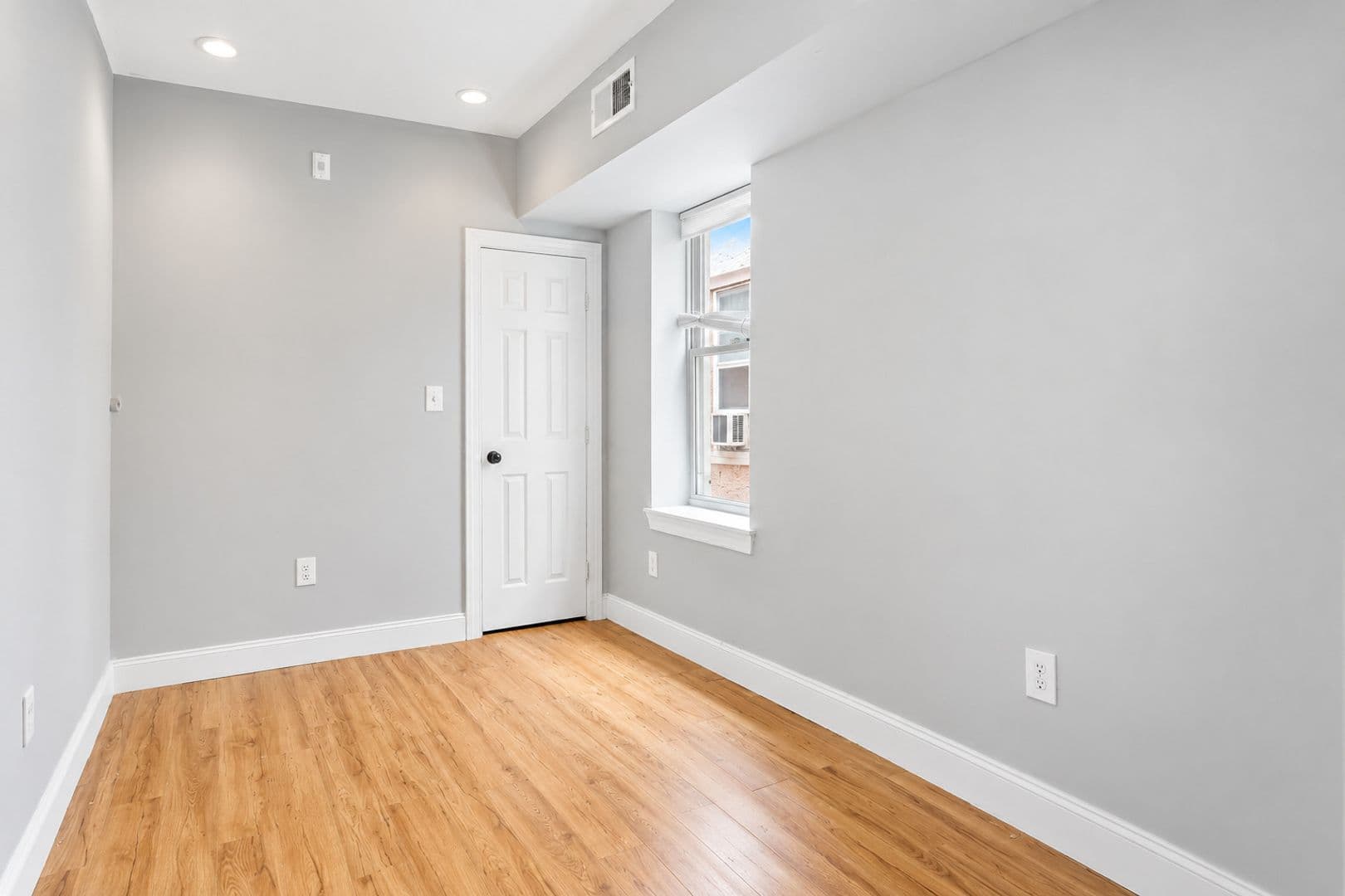 Philadelphia Apartment: 2932 West Oxford Street