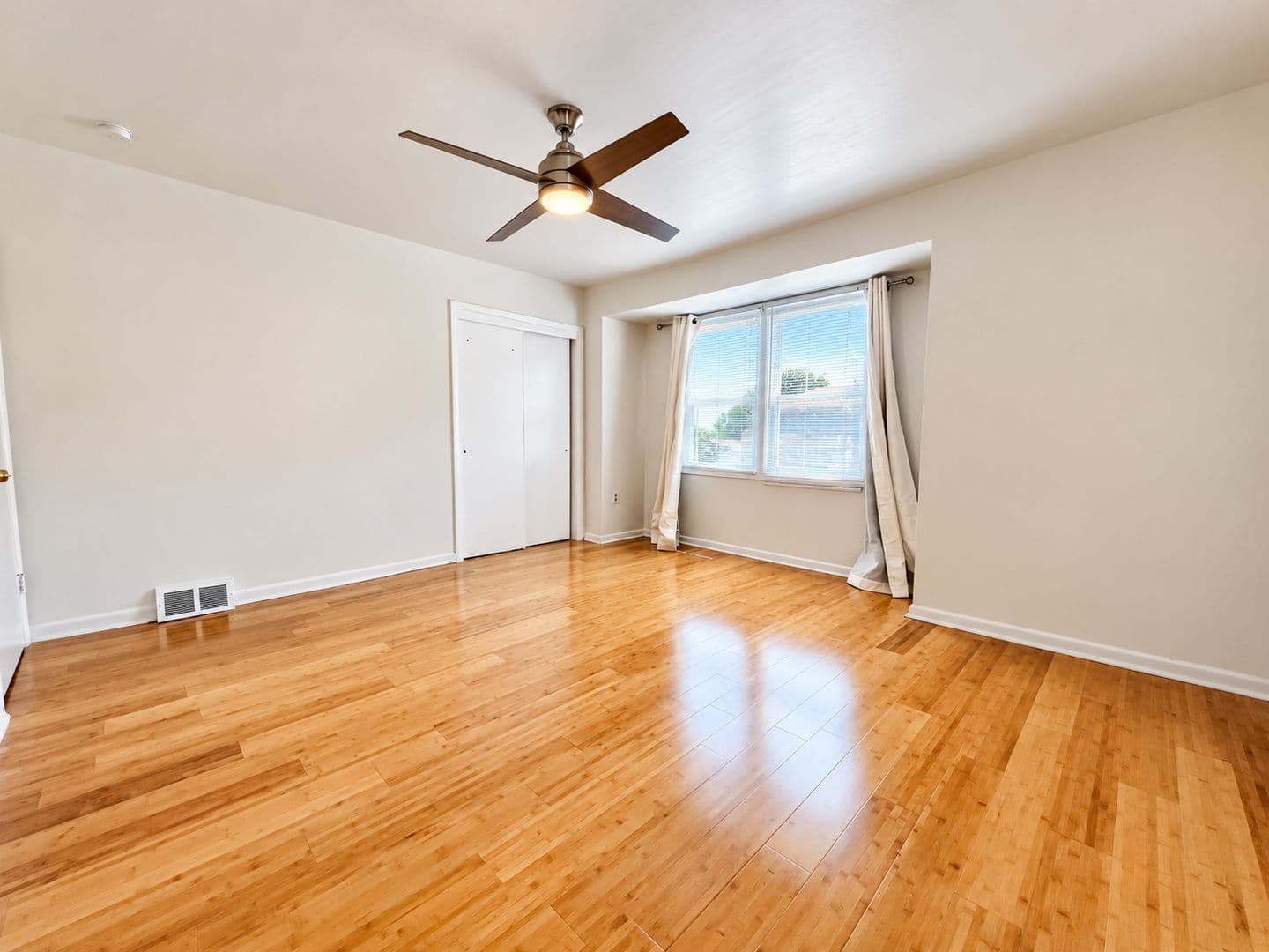 Bryn Mawr House: 238 Bailey Road
