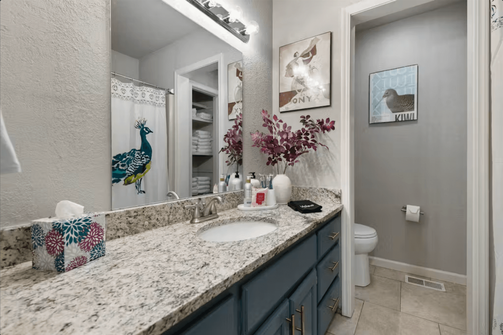 Bella Vista House: 15 Churchill Drive (F/S)