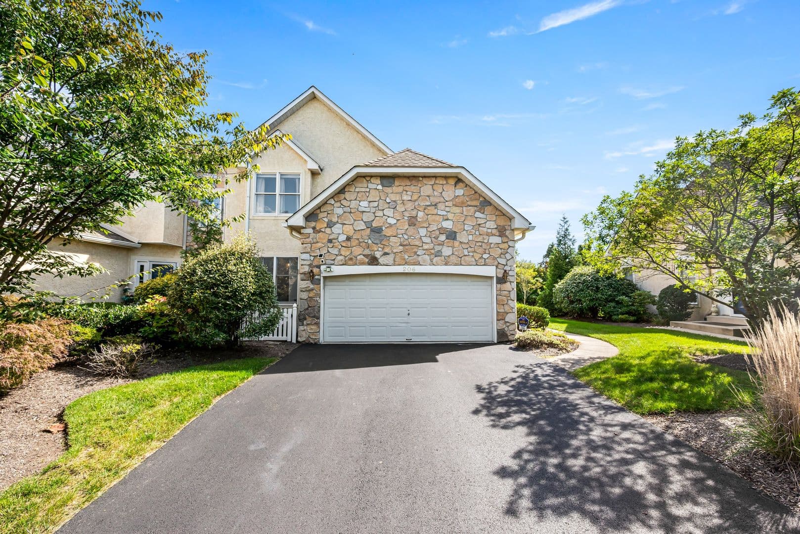 Blue Bell House: 206 Saint Andrews Ct