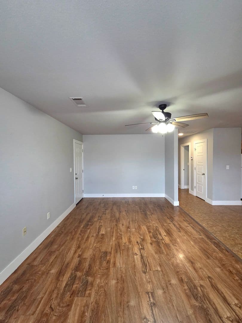 Rogers House: 205 E Marietta Ct