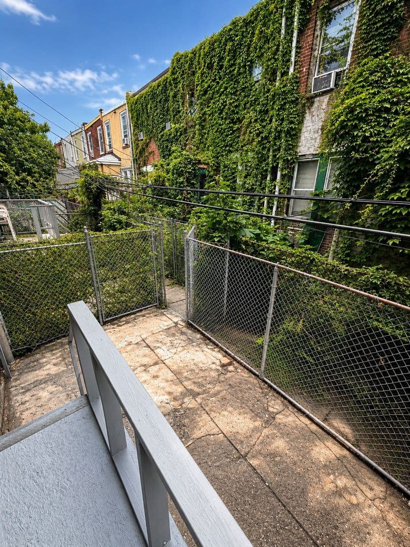 Philadelphia House: 5915 Irving Street
