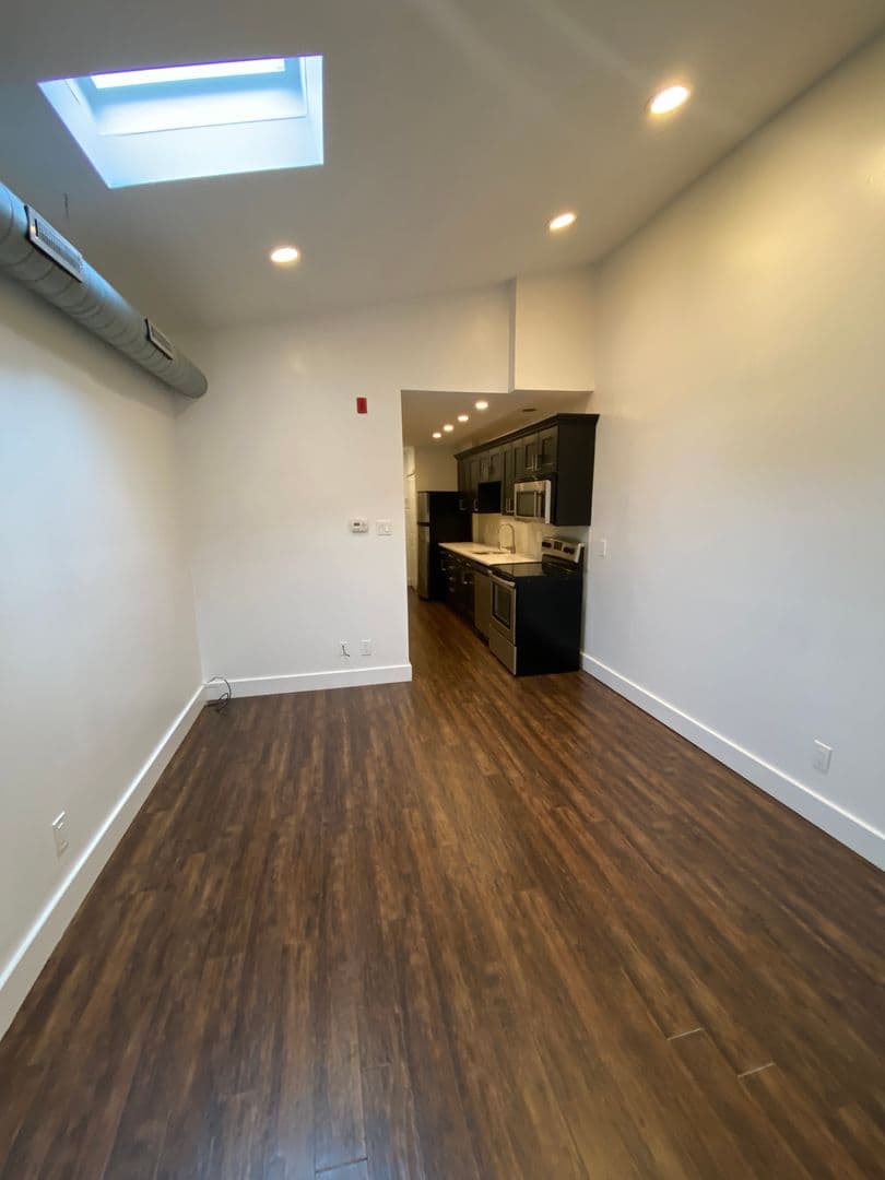 Philadelphia House: 142 North 2nd Street