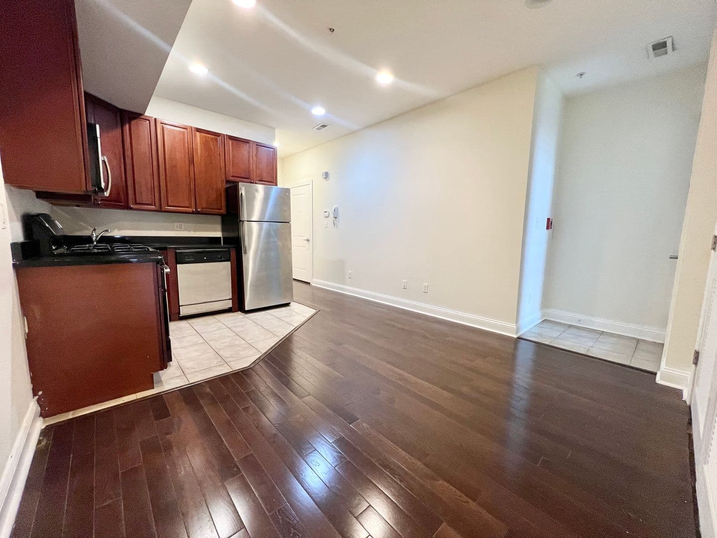Philadelphia Apartment: 1928 North 17th Street