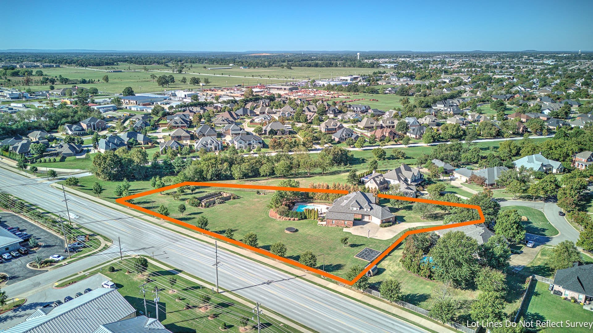 Springdale House: 6482 Wells Cir