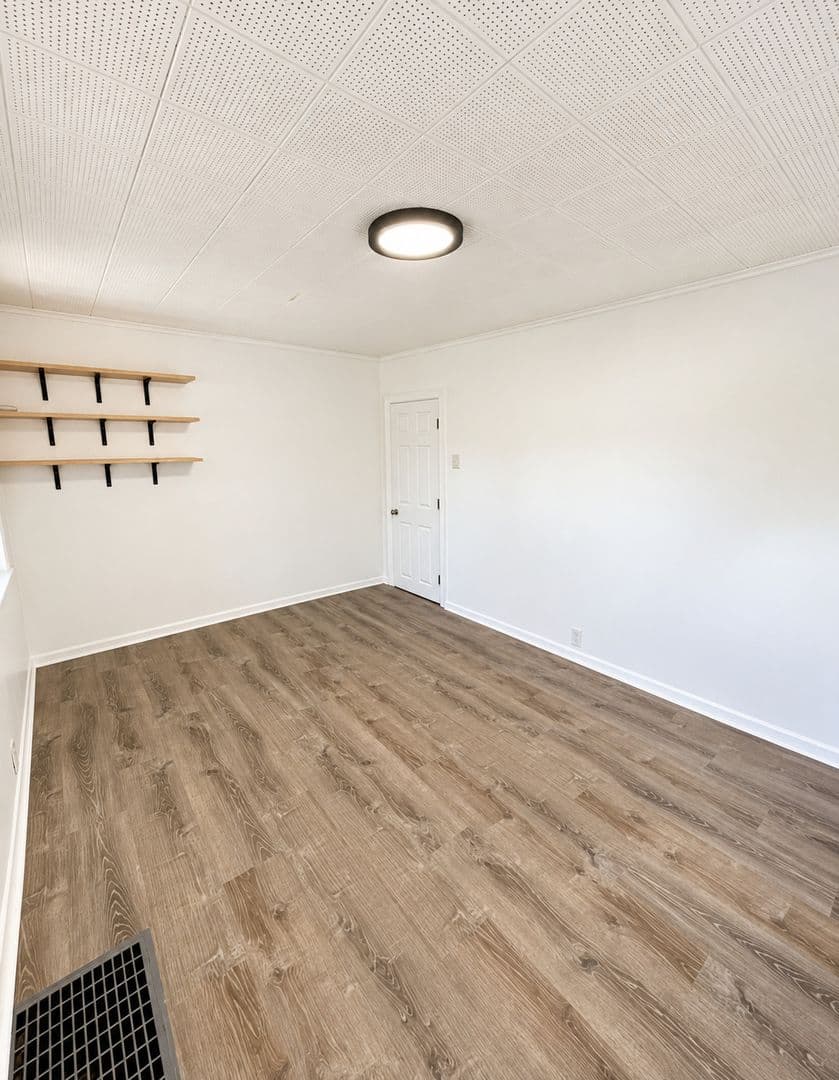 Pittsburgh Apartment: 218 Four Mile Run