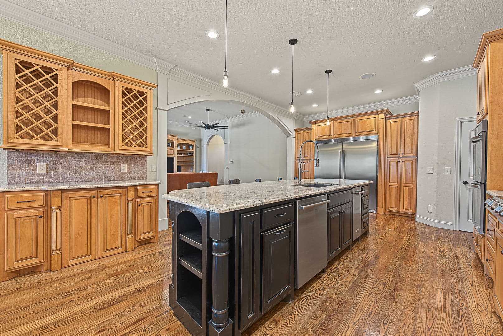 Springdale House: 6482 Wells Cir