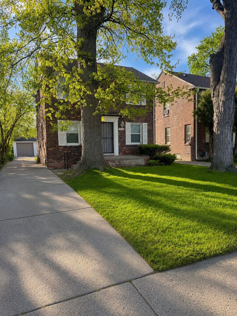 Detroit House: 10404 Somerset Avenue