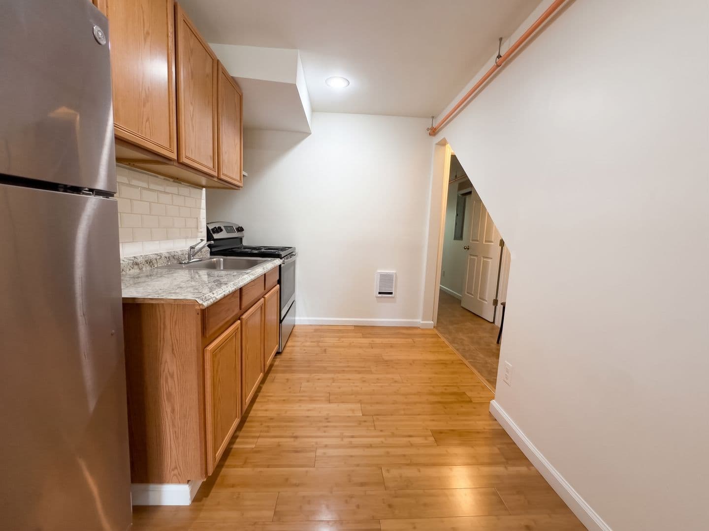 Philadelphia Apartment: 113 w Girard Ave