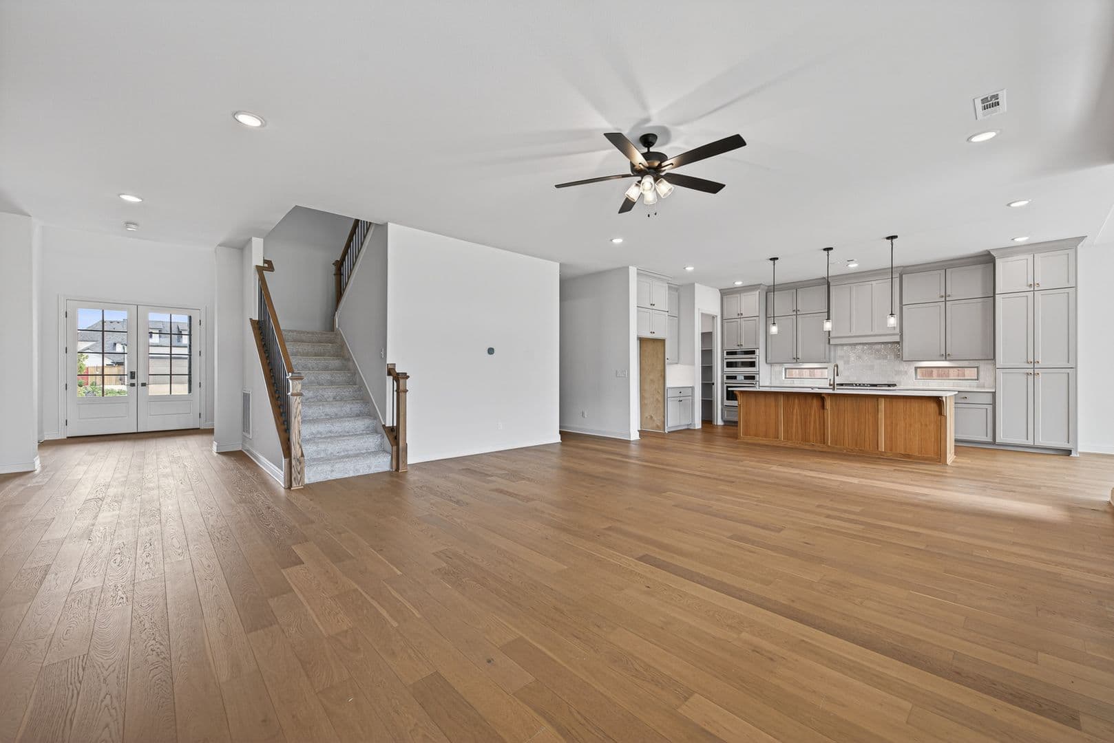 Bentonville House: 8900 W Comet Dr