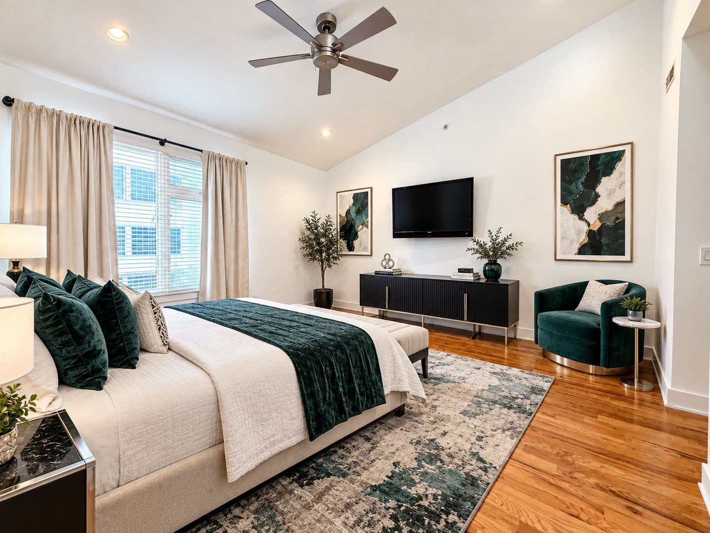 Philadelphia Apartment: 1422 Germantown Ave