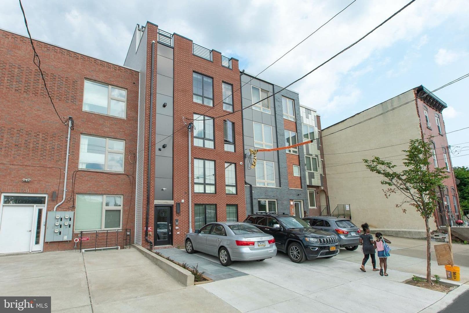 Philadelphia Apartment: 729 North 20th Street