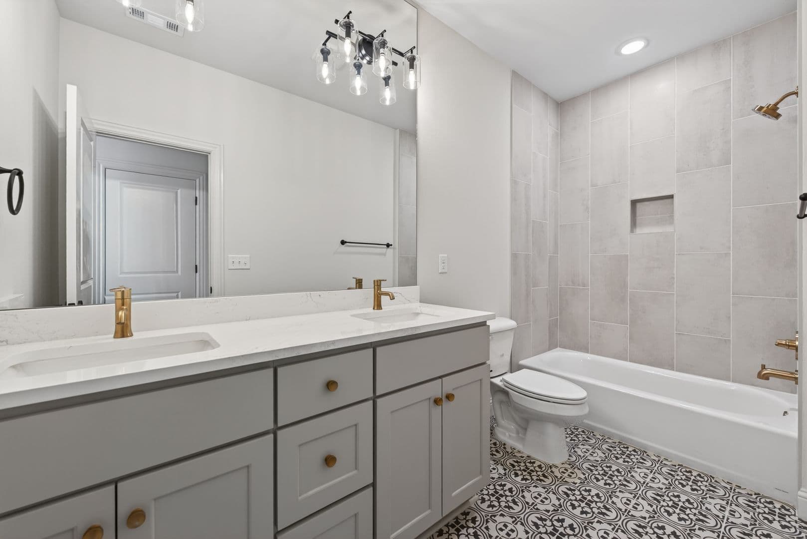 Bentonville House: 8900 W Comet Dr