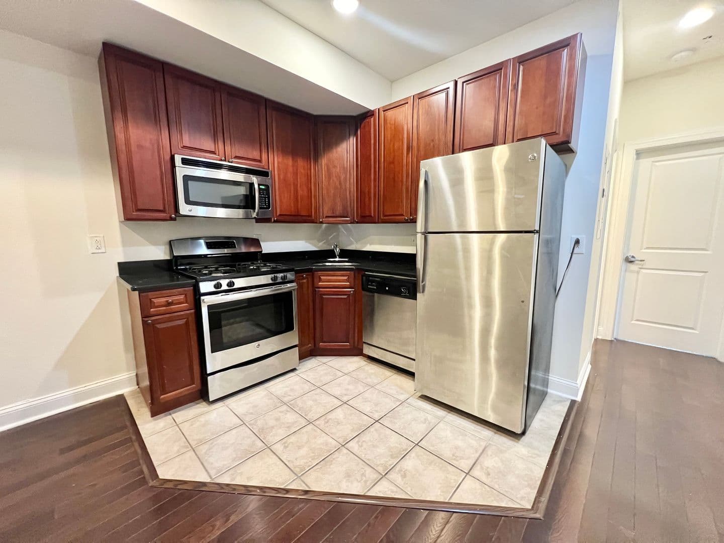 Philadelphia Apartment: 1928 North 17th Street