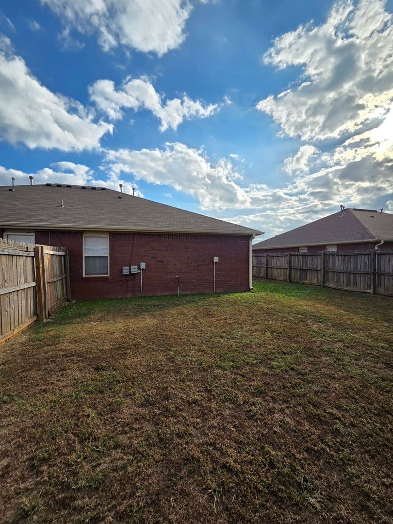 Rogers House: 205 E Marietta Ct