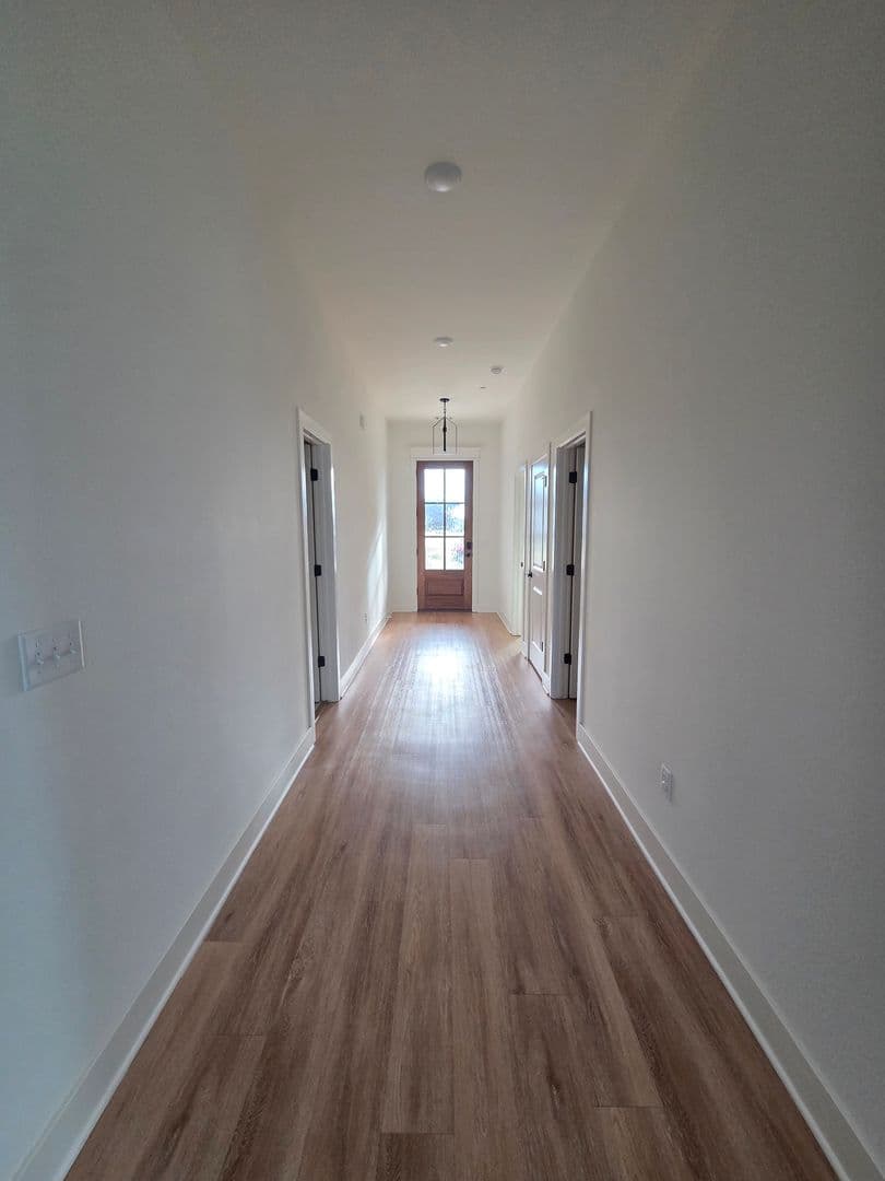 Rogers House: 5912 S 41st St
