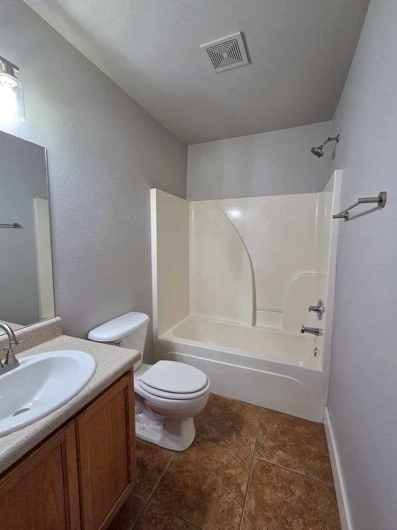 Rogers House: 205 E Marietta Ct