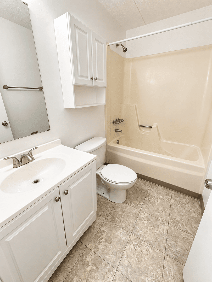 Carnegie Apartment: 711 Cubbage Street