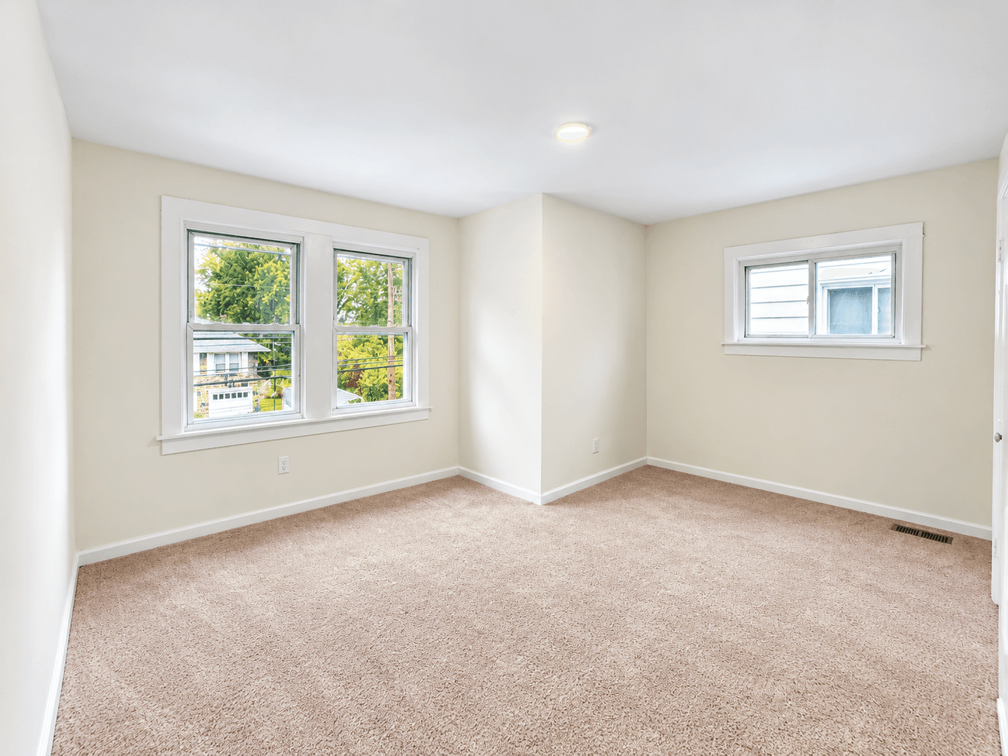 Yeadon House: 174 Fairview Ave