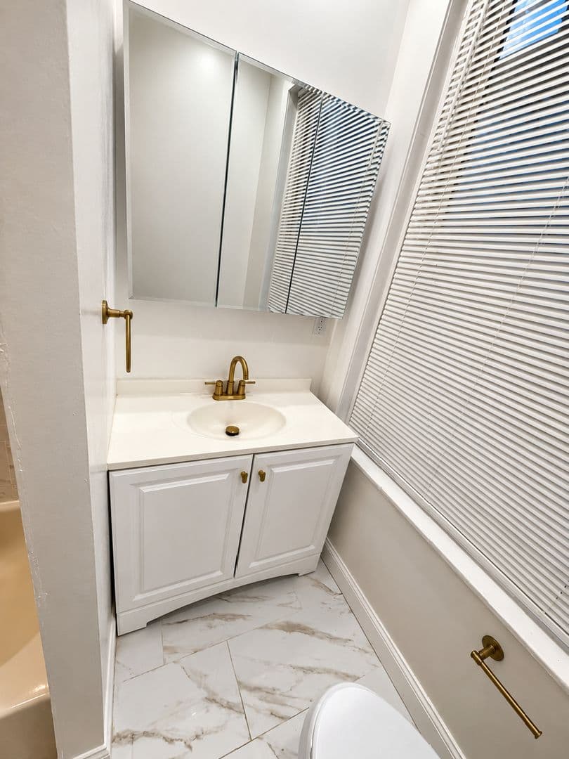Philadelphia Apartment: 5031 Walnut Street
