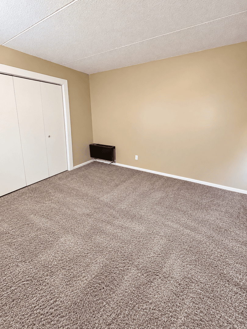 Carnegie Apartment: 711 Cubbage Street
