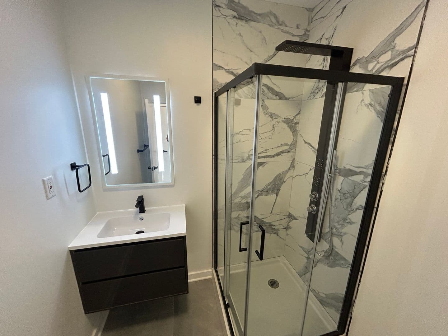 Philadelphia Apartment: 2725 W Girard Ave
