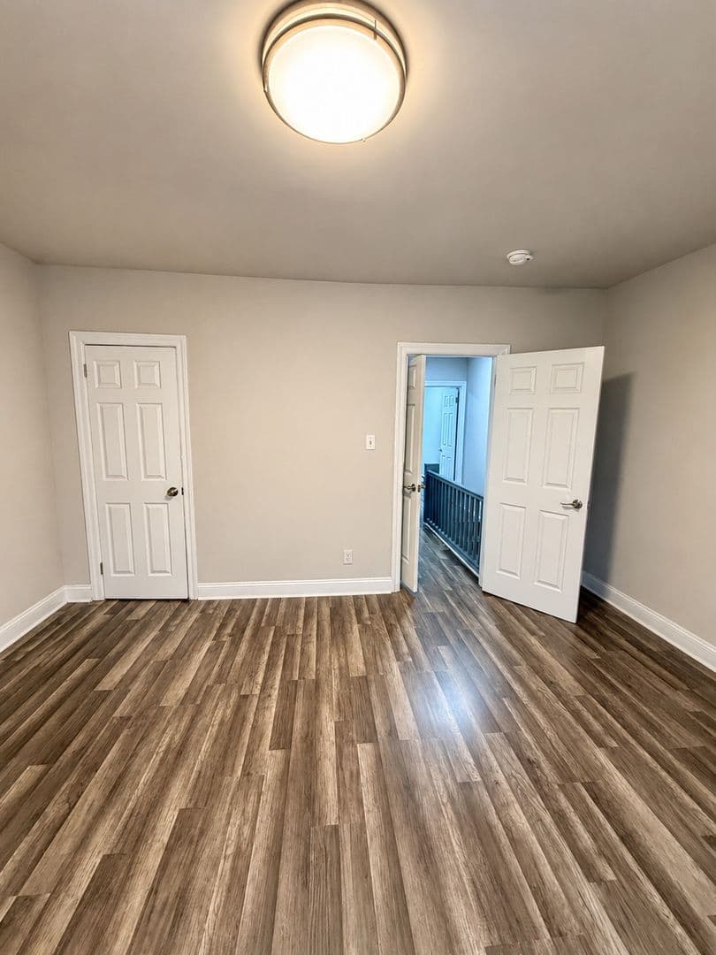 Philadelphia House: 5915 Irving Street
