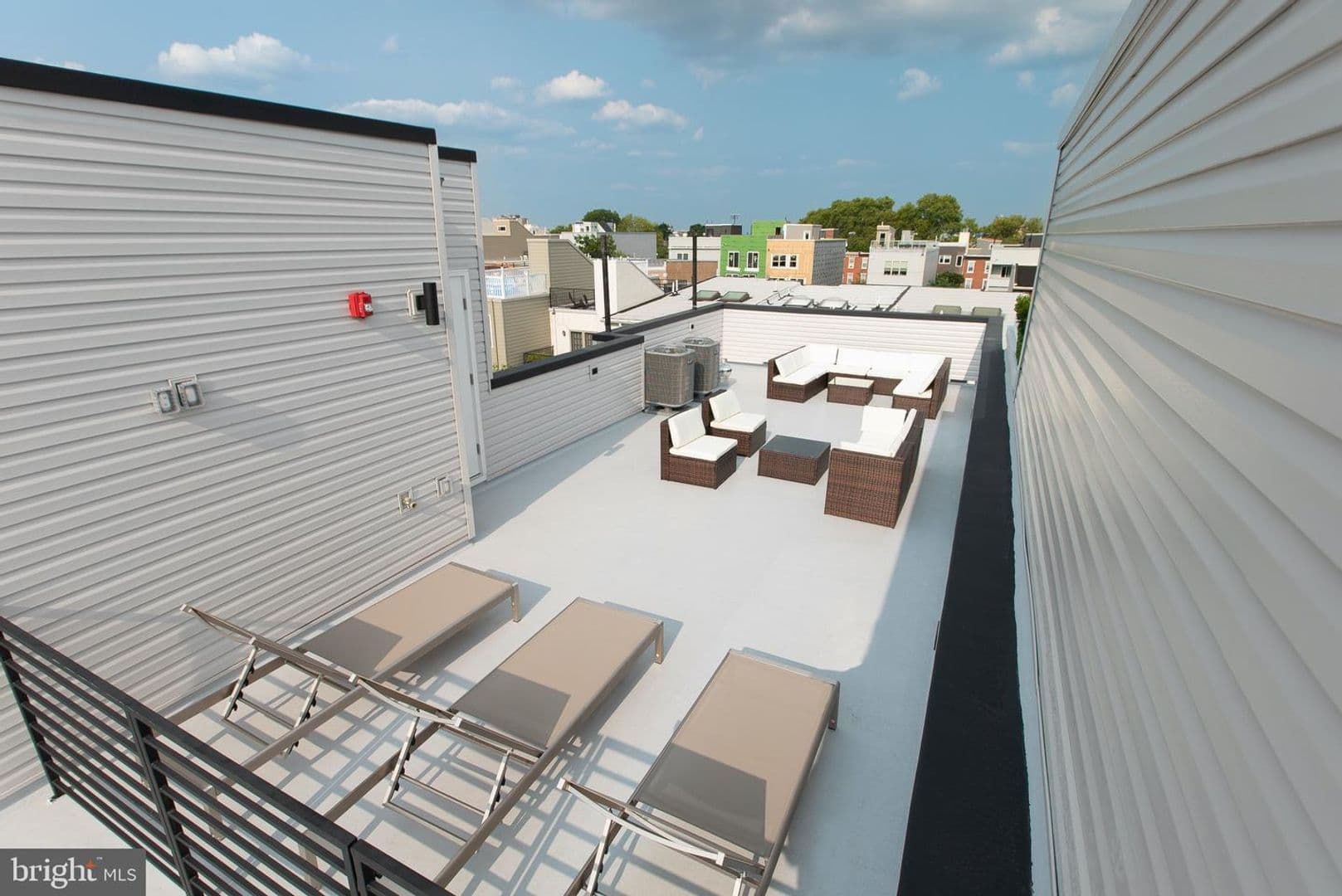 Philadelphia Apartment: 729 North 20th Street
