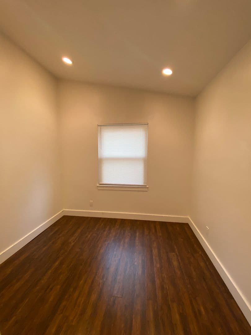 Philadelphia House: 142 North 2nd Street