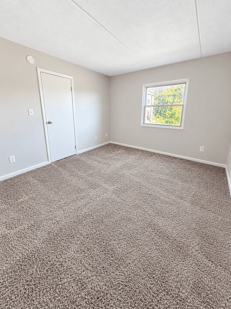 Carnegie Apartment: 711 Cubbage Street