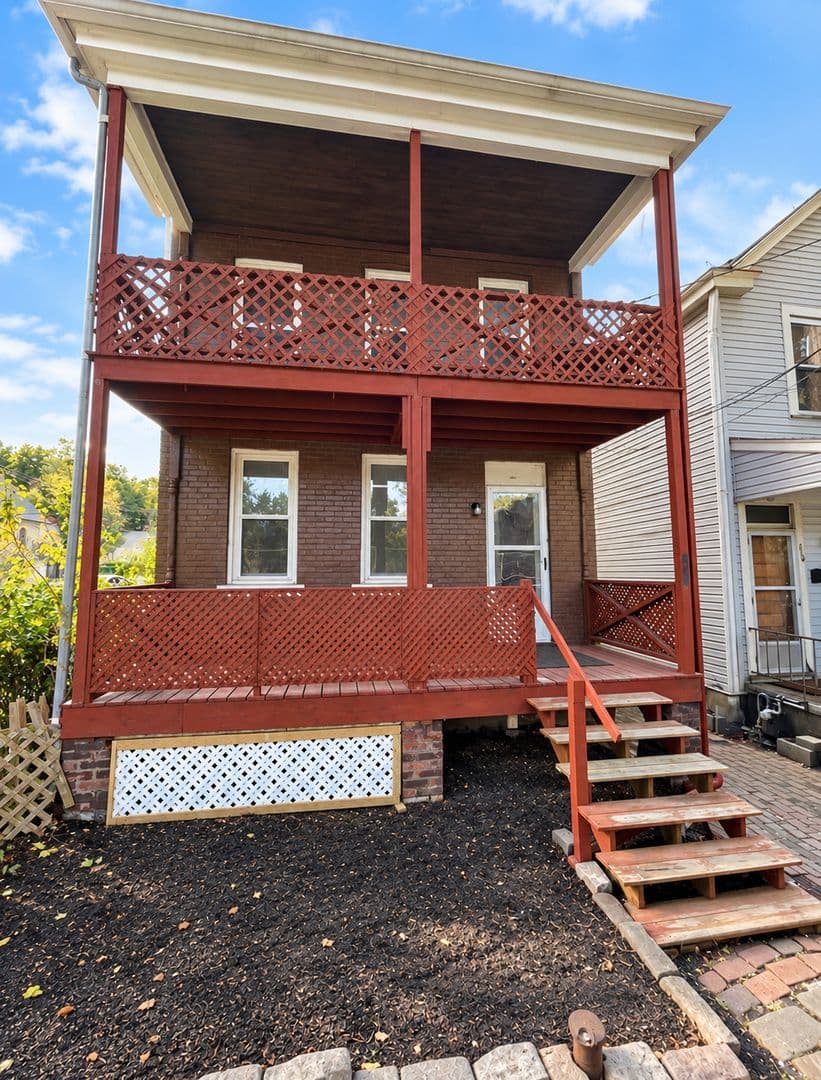 Pittsburgh Apartment: 218 Four Mile Run