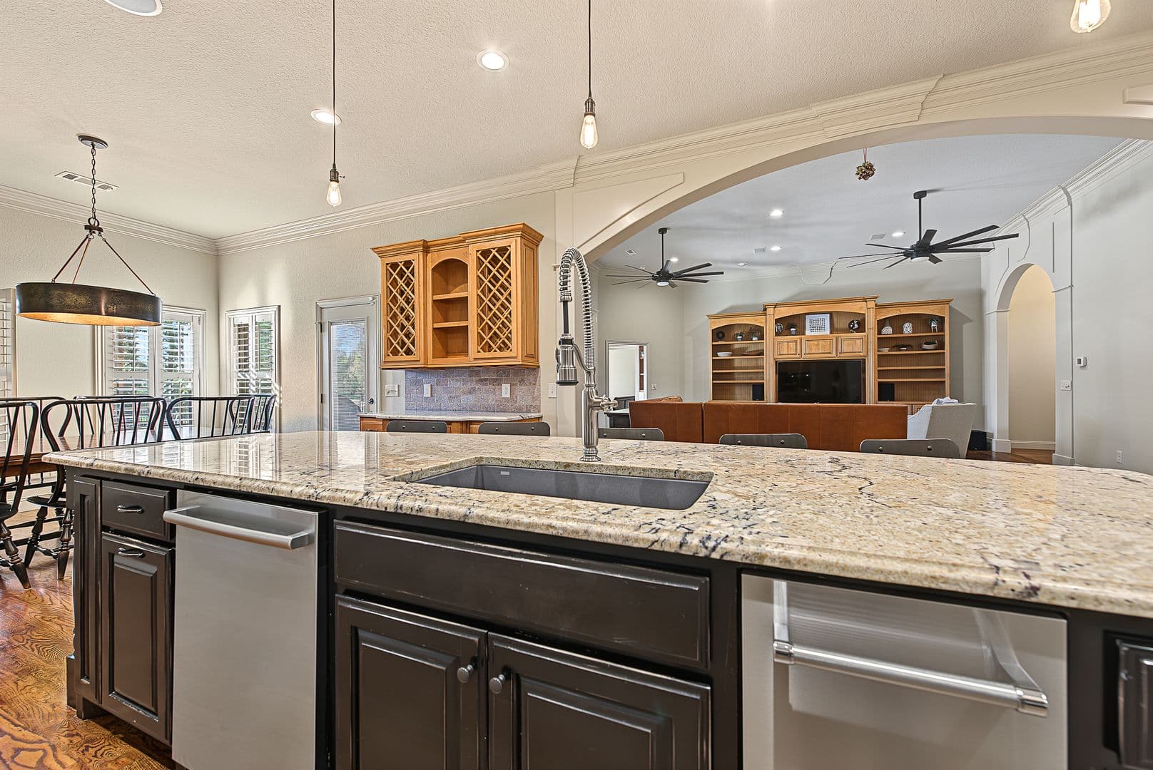 Springdale House: 6482 Wells Cir