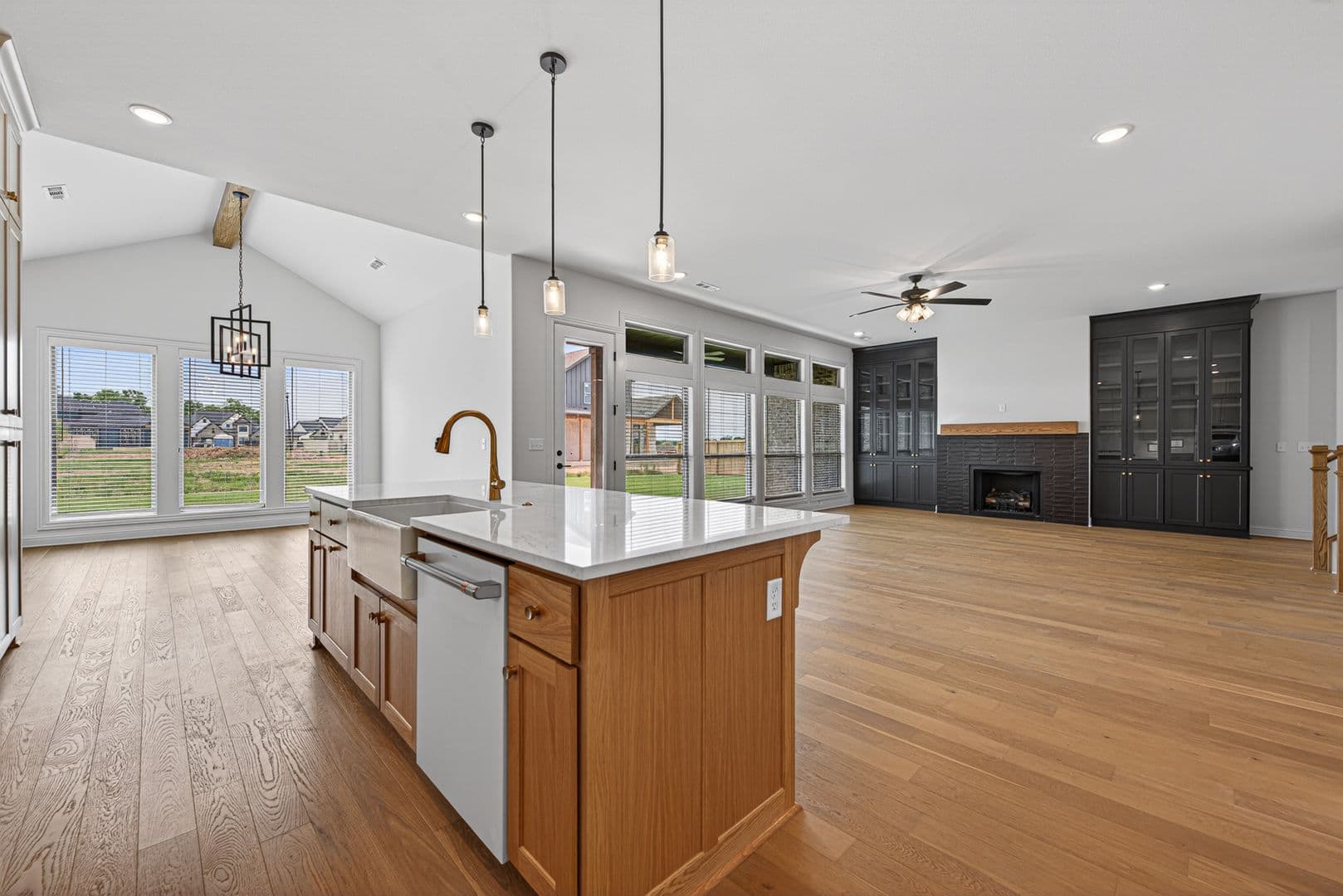 Bentonville House: 8900 W Comet Dr