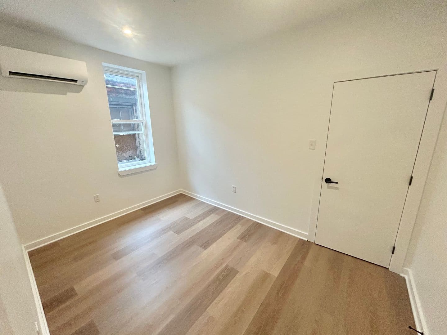 Philadelphia Apartment: 2725 W Girard Ave