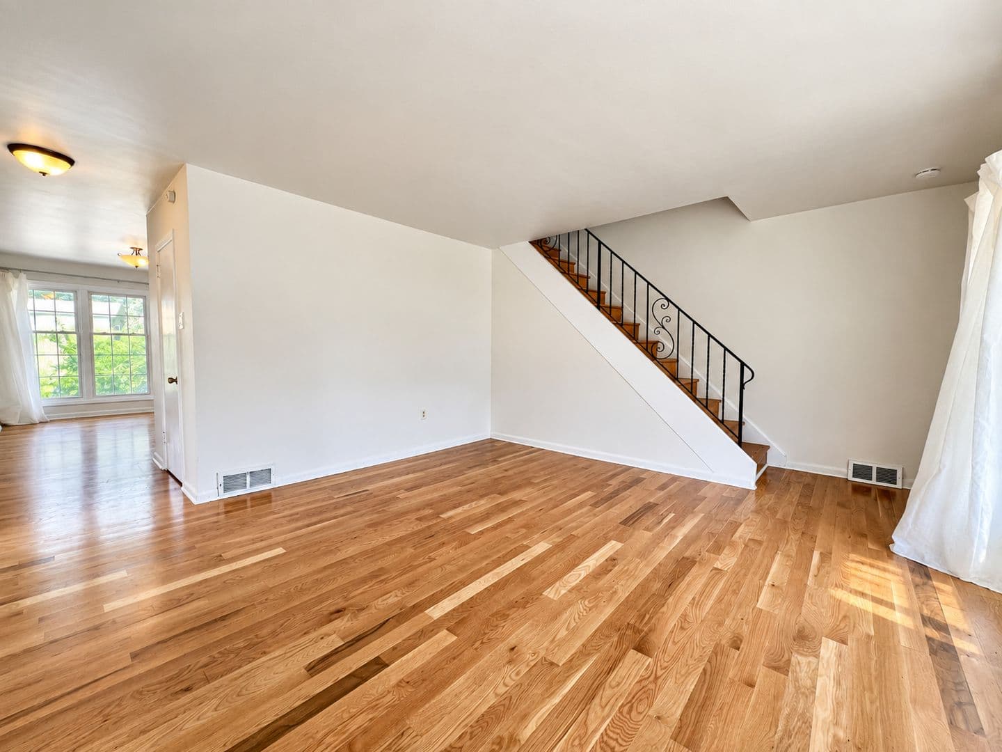Bryn Mawr House: 238 Bailey Road