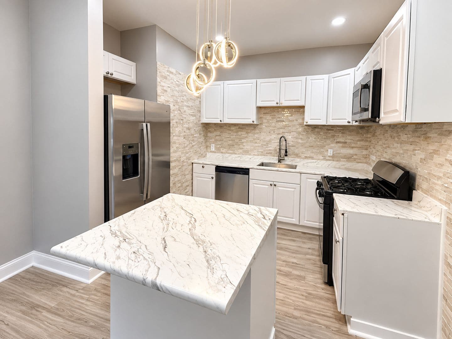 Philadelphia Apartment: 5033 Walnut Street
